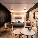 Avec Jacuzzi Prive Ideal Seul Ou Couple - Maison Carre 尼姆