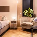 Avec Jacuzzi Prive Ideal Seul Ou Couple - Maison Carre * 尼姆