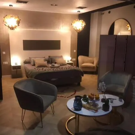 Avec Jacuzzi Prive Ideal Seul Ou Couple - Maison Carre 尼姆