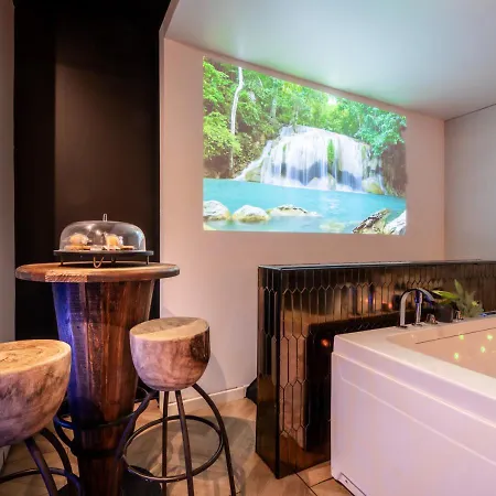 Avec Jacuzzi Prive Ideal Seul Ou Couple - Maison Carre *
