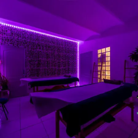 Avec Jacuzzi Prive Ideal Seul Ou Couple - Maison Carre Lejlighed Nîmes