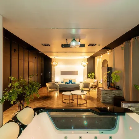 Avec Jacuzzi Prive Ideal Seul Ou Couple - Maison Carre Lejlighed Nîmes
