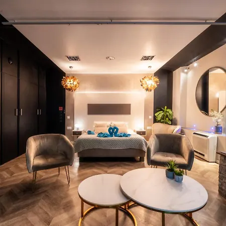 Avec Jacuzzi Prive Ideal Seul Ou Couple - Maison Carre Nîmes