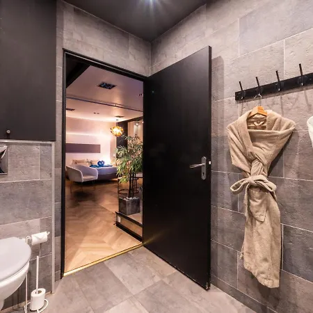 Lejlighed Avec Jacuzzi Prive Ideal Seul Ou Couple - Maison Carre