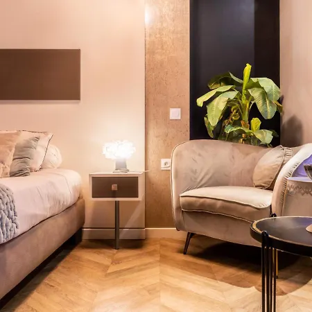 Avec Jacuzzi Prive Ideal Seul Ou Couple - Maison Carre * Nîmes