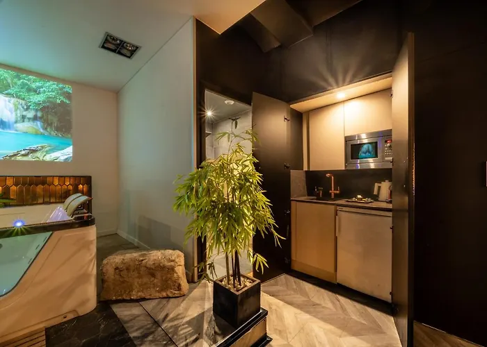 Avec Jacuzzi Prive Ideal Seul Ou Couple - Maison Carre * Νιμ