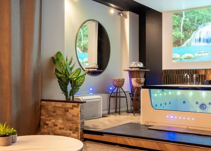 Avec Jacuzzi Prive Ideal Seul Ou Couple - Maison Carre Νιμ
